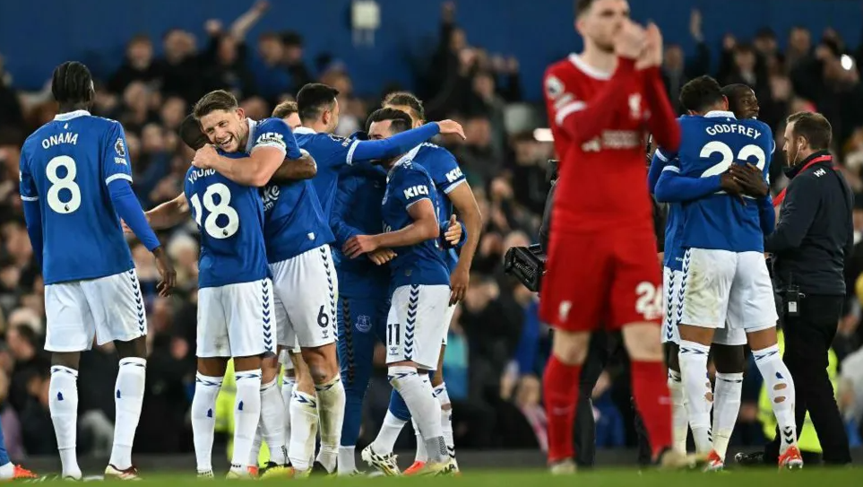 Everton bedøver Liverpool 2-0 og ødelægger håbet om titlen